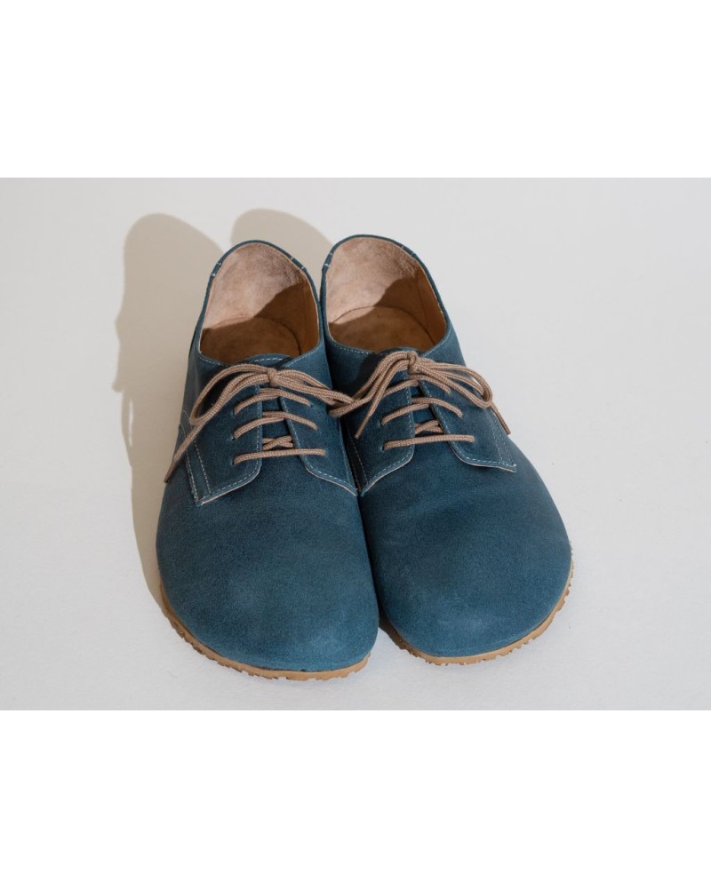 Unisex barefoot shoes from waxed suede