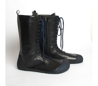 (R-B) - wanderer boots on Claw sole